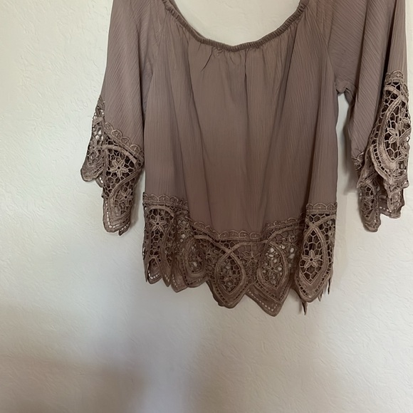 Montrez tan lacy top - Picture 4 of 4